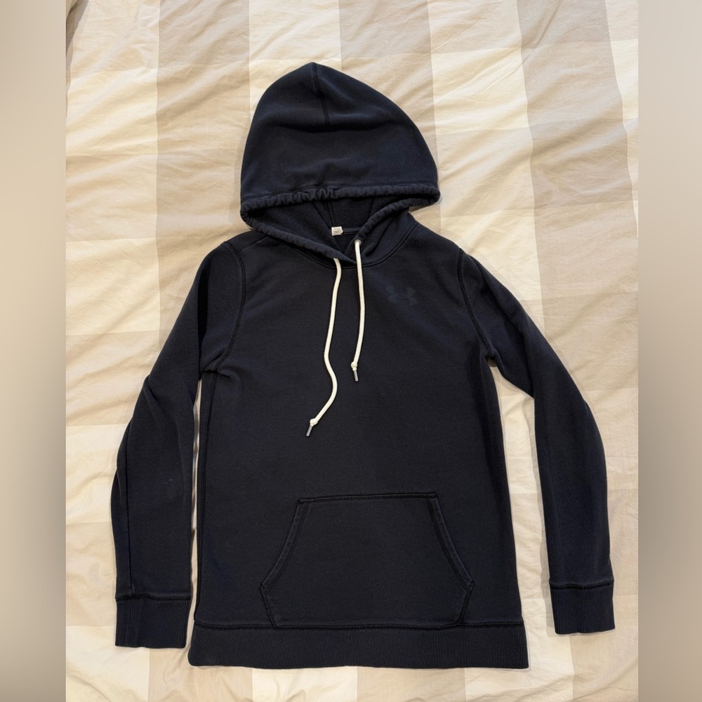 Under Armour | Black Hooded Sweatshirt | XSmall